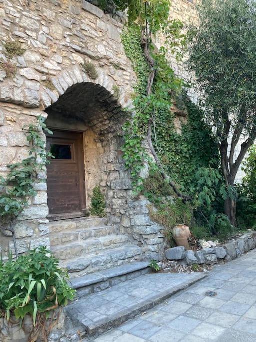 Les Matelles : Charmant Logement En Pierres Exteriör bild