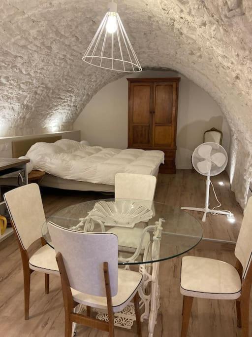 Les Matelles : Charmant Logement En Pierres Exteriör bild