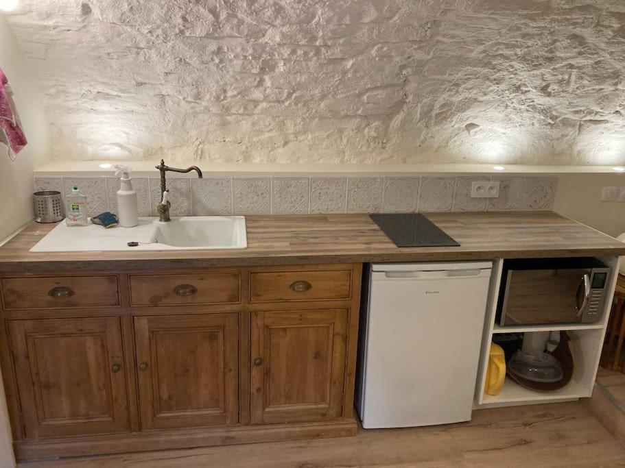 Les Matelles : Charmant Logement En Pierres Exteriör bild